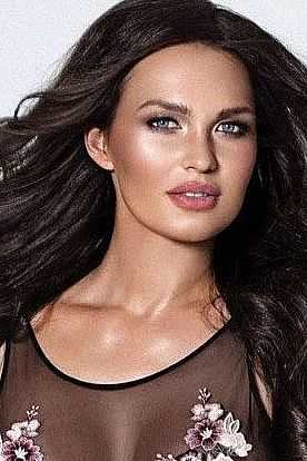 Амина, метро Славянский бульвар