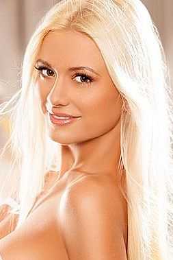 Катя, метро Международная