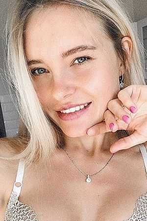 Мариша, метро Крымская