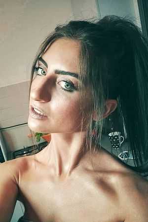 Ника, метро Студенческая