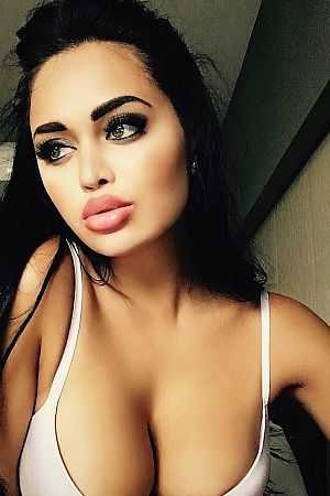 Лариса, метро Андроновка