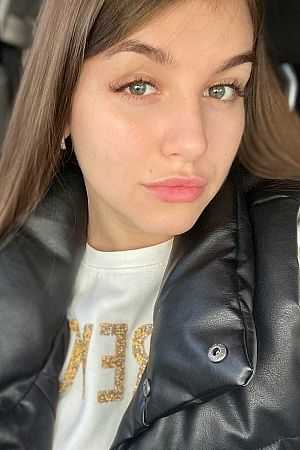 Алиса, метро Щукинская