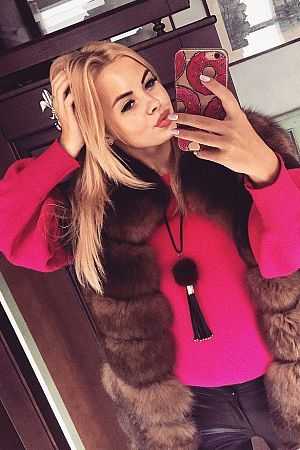 Лариса, метро Профсоюзная