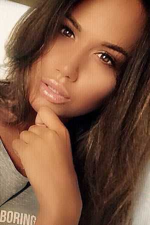 Лариса, метро Аннино