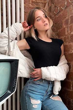 Алиса, метро Коломенская