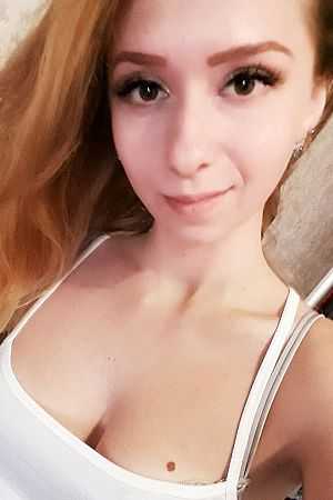 Лариса, метро Римская