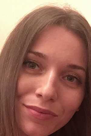 Лариса, метро Александровский сад