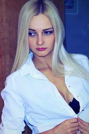 Лариса, метро Волжская