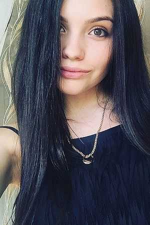 Лариса, метро Технопарк