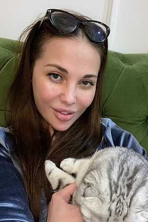 Лариса, метро Курская