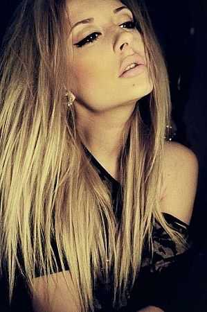 Алла, метро Новопеределкино