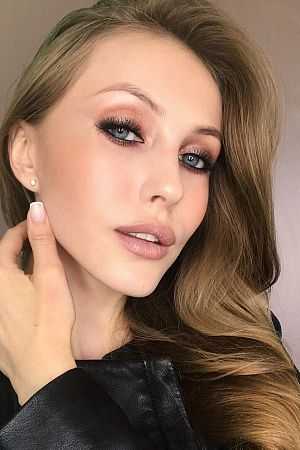 Лариса, метро Римская