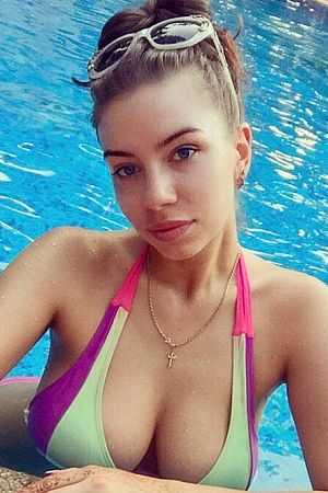 Лариса, метро Чеховская