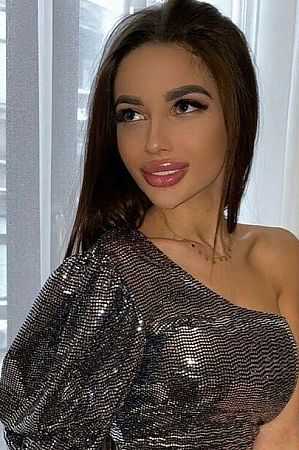 Ника, метро Тверская