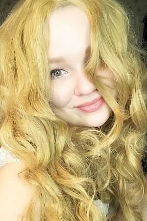 Лариса, метро Окружная