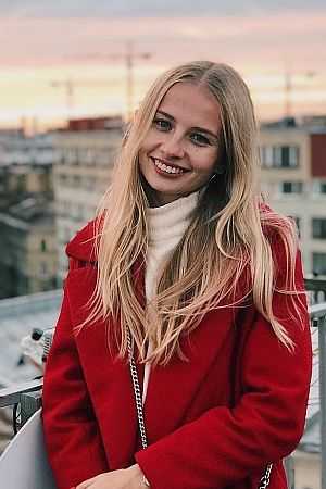 Ника, метро Октябрьская