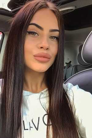 Кристи, метро Молодёжная