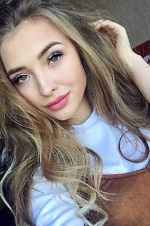 Юля, метро Автозаводская