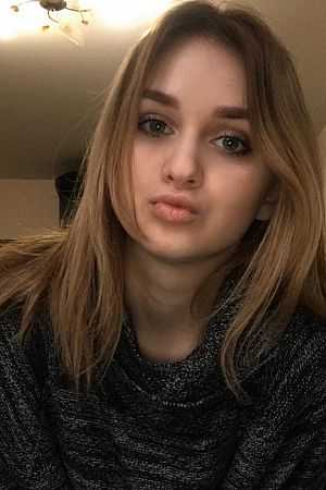 Алиса, метро Волжская