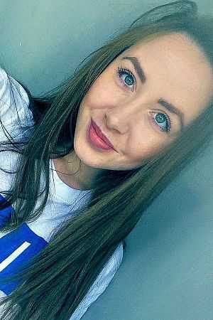 Алла, метро Славянский бульвар