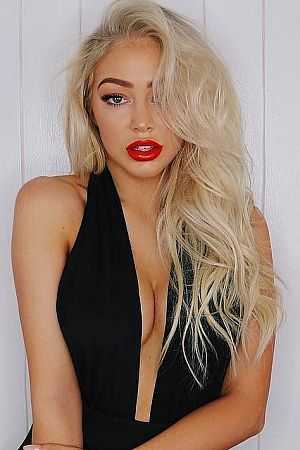 Оленька, метро Волжская