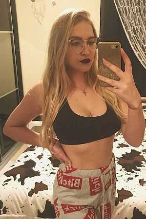 Алла, метро Славянский бульвар