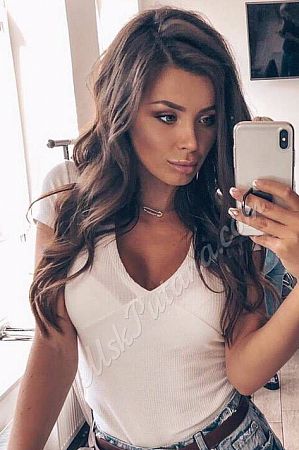 Оленька, метро Варшавская