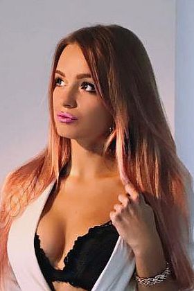 Марина, метро Новогиреево