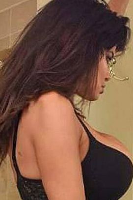 Оленька, метро Баррикадная