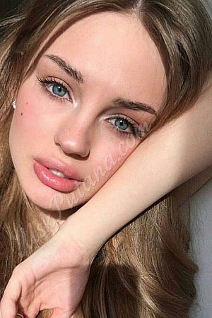 Лина, метро Выставочная