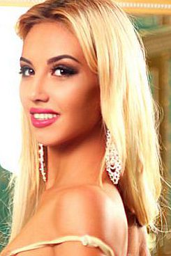 Александра, метро Андроновка