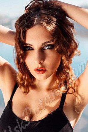 Катя, метро Парк культуры