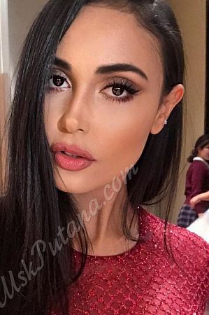 Яна, метро Пражская