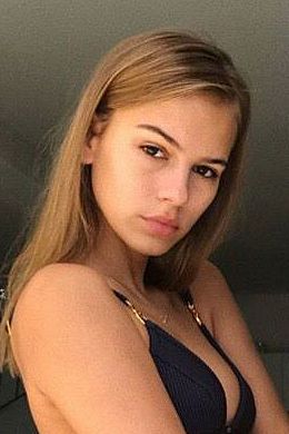 Алиса, метро Чкаловская