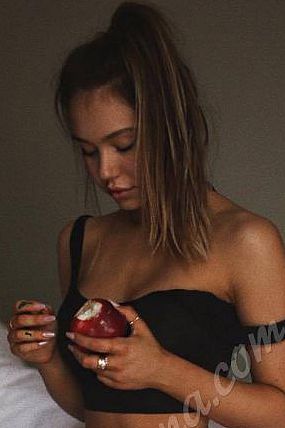 Лина, метро Крымская