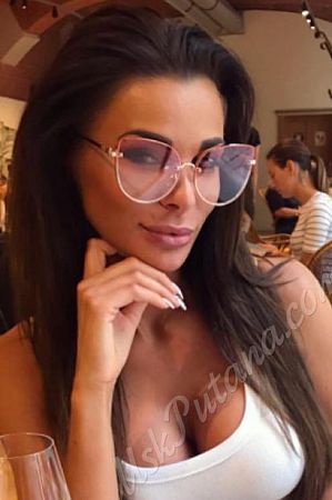 Саша, метро Александровский сад