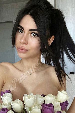 Вера, метро Киевская