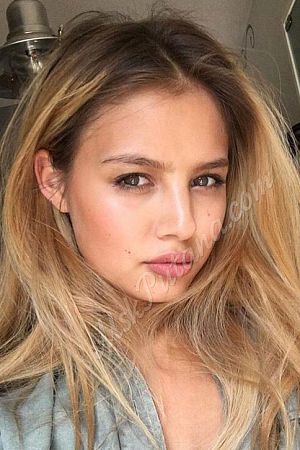 Ирина, метро Каховская