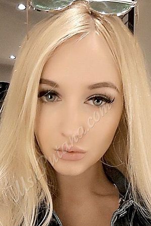 Карина, метро Фили