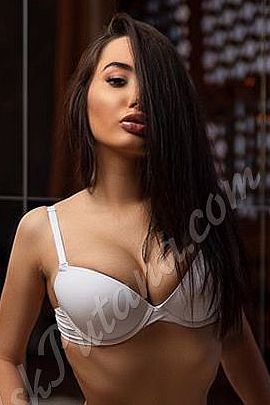 Аня, метро Новоясеневская