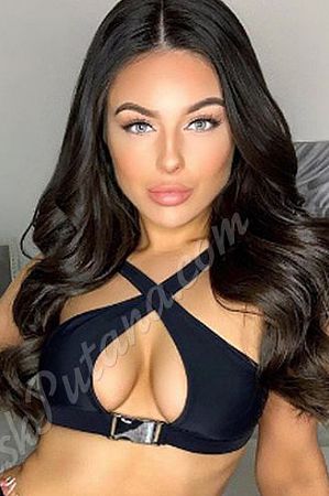 Анюта, метро Третьяковская