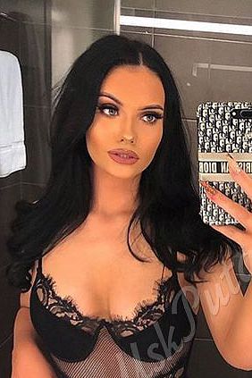 Лариса, метро Октябрьская