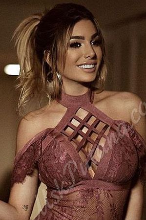 Камила, метро Ломоносовский проспект