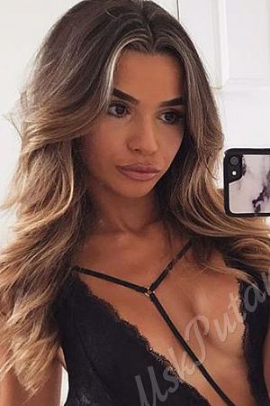 Лара, метро Бульвар Рокоссовского