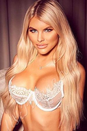 Маша, метро Пражская