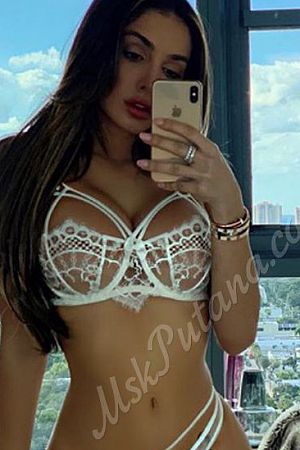 Камила, метро Сокол