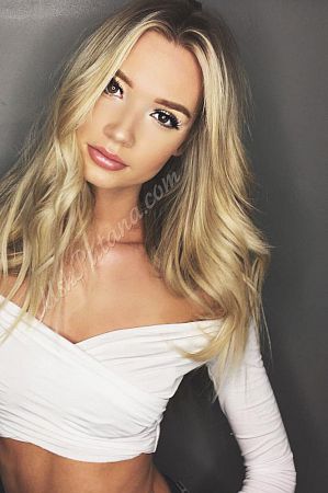 Таня, метро Пионерская