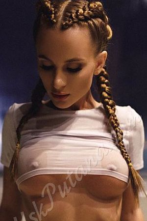 Оленька, метро Лесопарковая