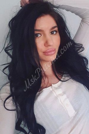 Ксения, метро Партизанская