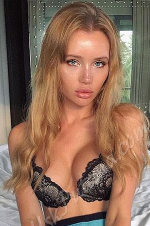 Юля, метро Пушкинская